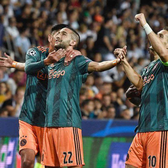 罗纳尔多以 罗纳尔多以